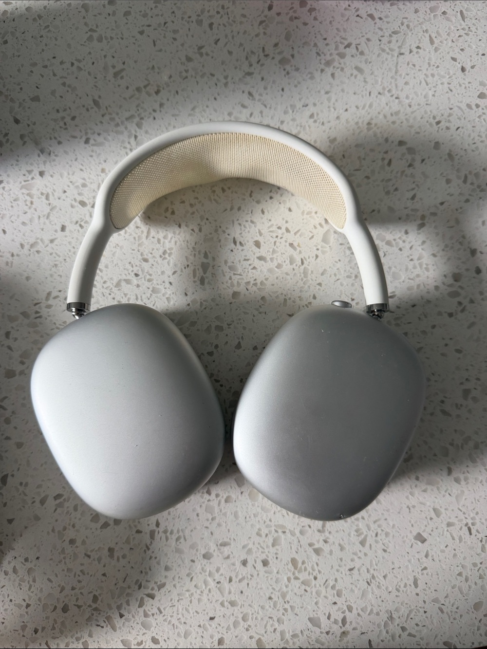 Apple White Over-Ear Headphones - Picture 2 of 3